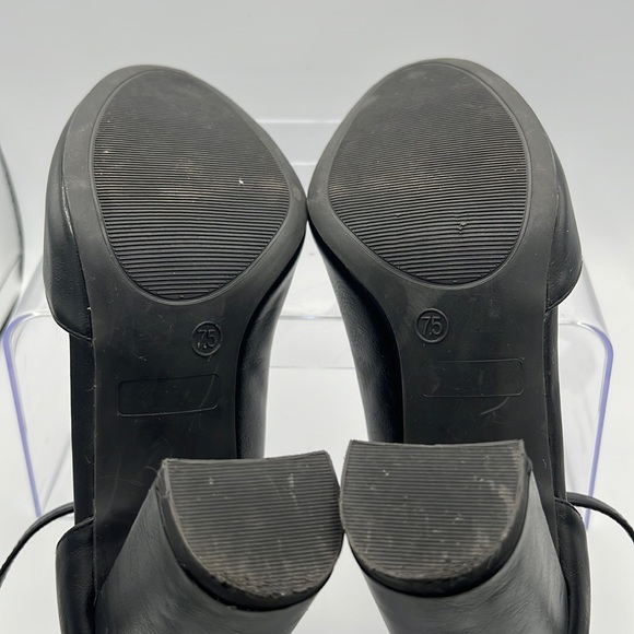 Journee Collection Comfort Foam Raveen Pumps, black, Size 7.5 - Picture 9 of 11